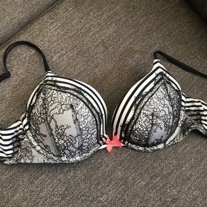 Very Sexy by Victoria’s Secret push-up bra 36B